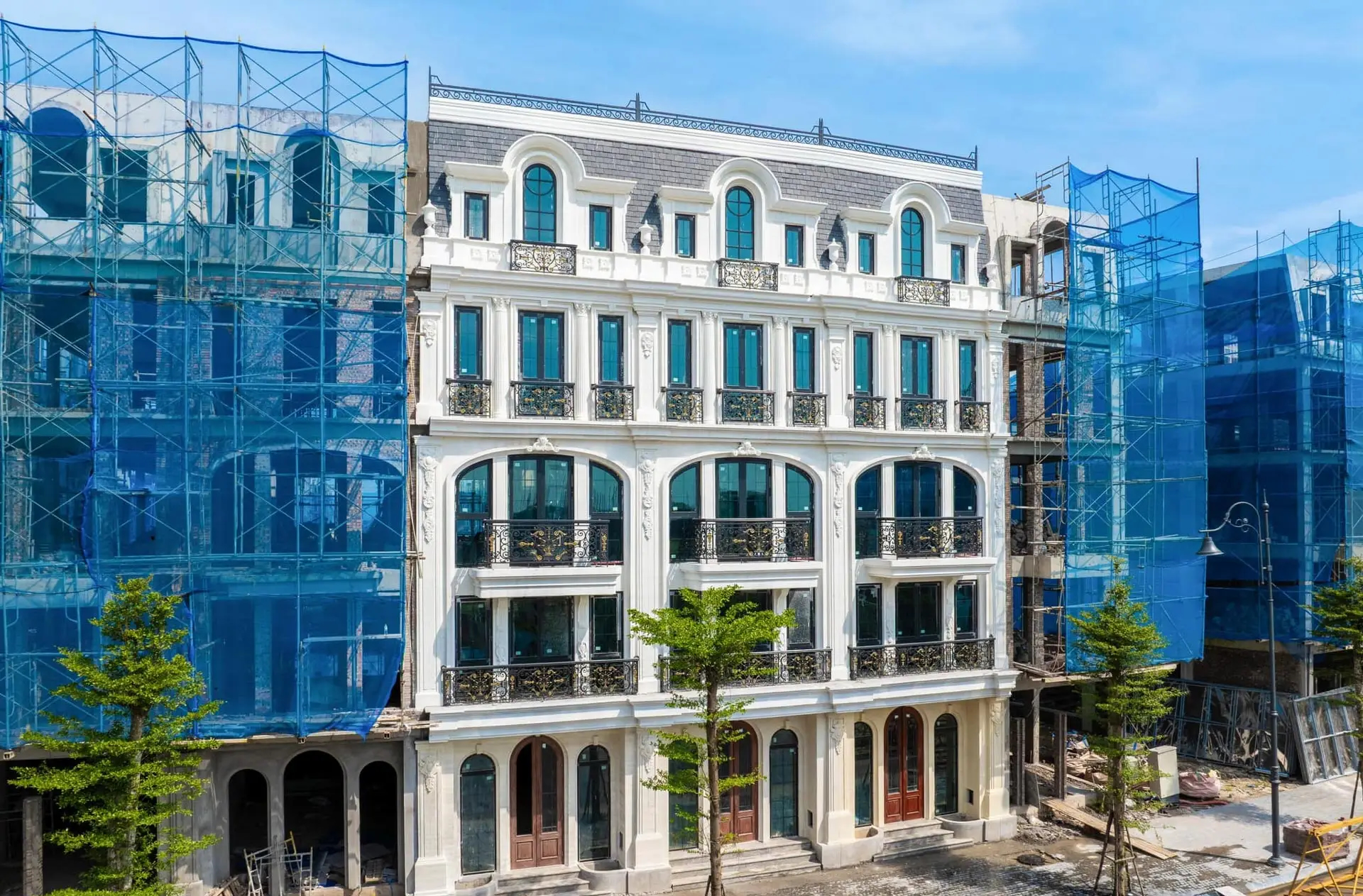 Tiêu Chuẩn Bàn Giao Noble Palace Tây Thăng Long 3 Ảnh chụp thực tế tường bao SHophouse Noble Palace Tây Thăng Long